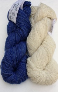 Larissa chose a color combination that provides a fresh spin on the French Navy.  She went with Sock Art Meadow in Summer Sky and Undyed Natural White