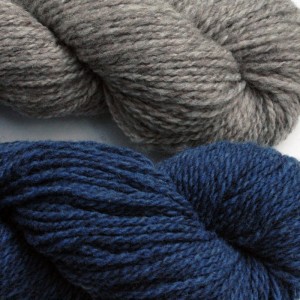 Larisa selected Natural Grey as her main color and Blue Jay for her contrast color.